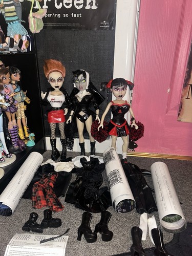 Living dead dolls - living,