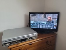 LG DV1000 VHS VCR Recorder / DVD Player Combi Player