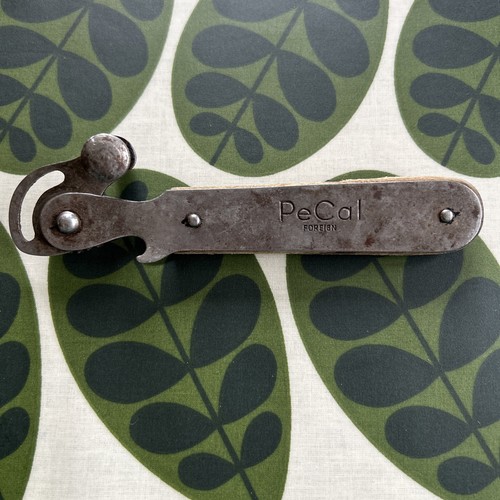 Vintage cal tin - pe,