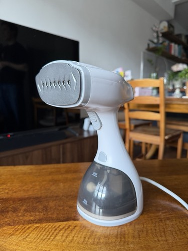 Handheld clothes steamer - handheld,