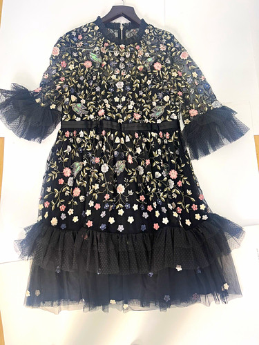 Needle thread black floral - &,