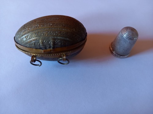 Antique victorian egg shape - antique/,