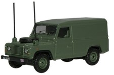 MILITARY LAND ROVER DEFENDER -
