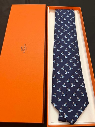 New unused hermes - new, neck