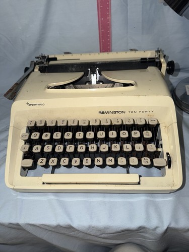Vintage typewriter original - vintage,