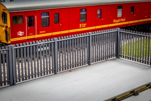 Palisade fencing straight - palisade,
