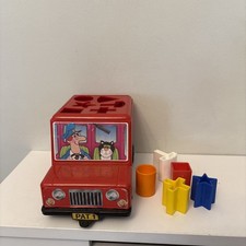 ERTL VINTAGE POSTMAN PAT JESS CAT SHAPE SORTER VAN PAT1 with 5 Shapes