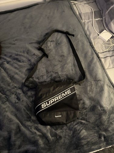 Supreme logo shoulder bag - shoulder,