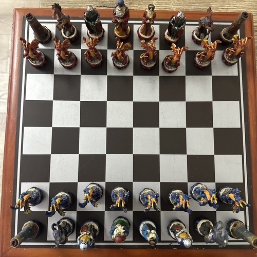Chess set and - chess, knights