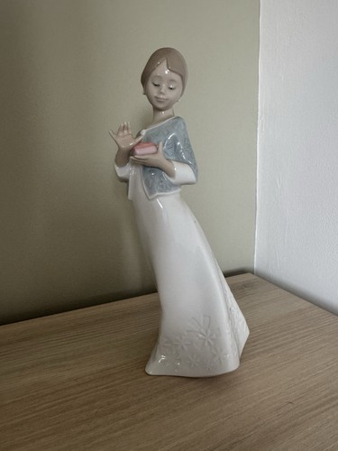 Nao lladro girl with - girl,