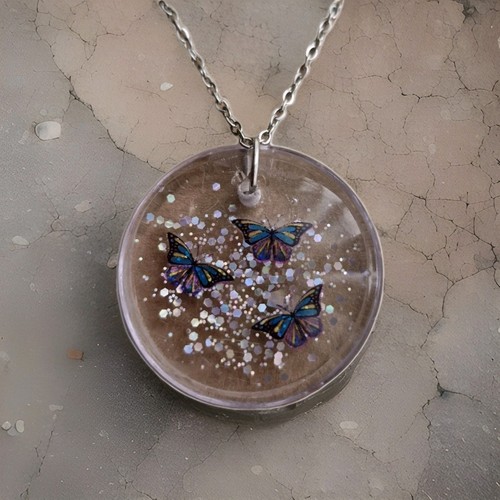 Handmade resin necklace - necklace, clear