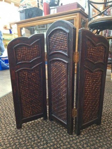 Delicate folding room divider - delicate,