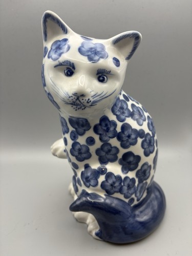 Blue white floral pattern - blue,