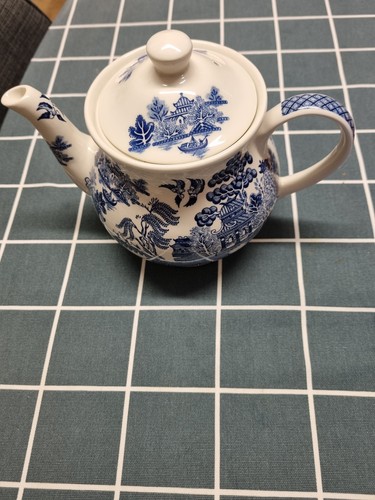 Sadler blue willow teapot - sadler,