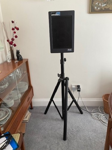 Public address loudspeaker and - public,