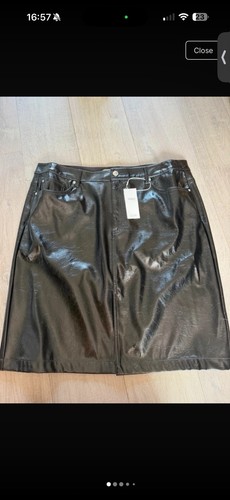 Black mid legnth leather skirt - mid,