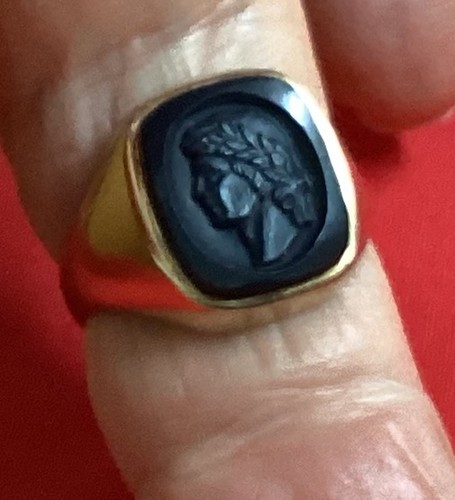 Gents ring with - ring, carved