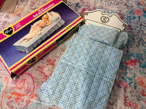 Vintage sindy bed and - vintage,