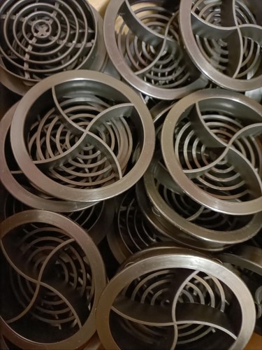 10x black plastic round - black,