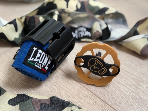 Portable hand wrap roller - hand,