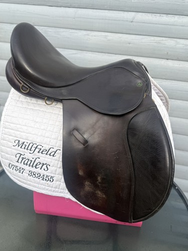 Brown ideal international - 17.5,