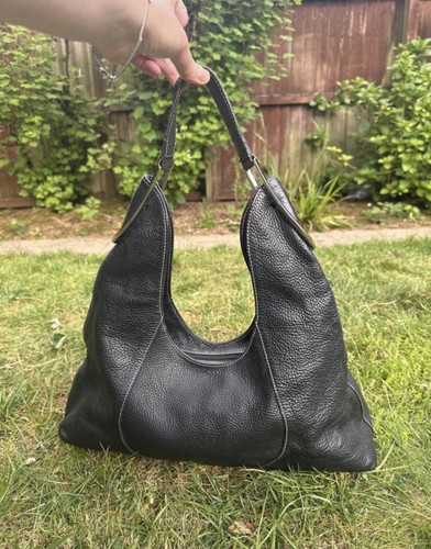 Authentic furla black pebbled - black,