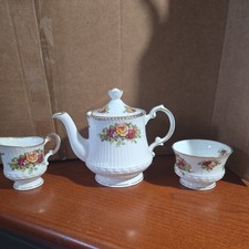 Vtg Elizabethan English Garden
