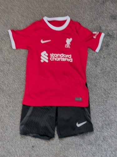 Liverpool kit size medium - size,