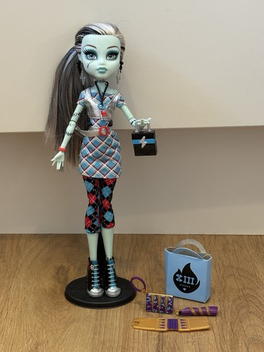 Monster high frankie - stein, day