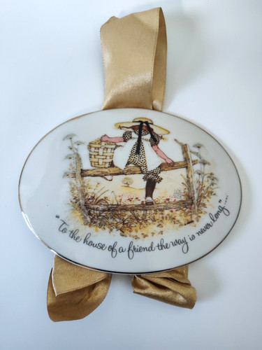 Holly hobbie vtg plate wall - vtg,