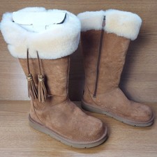 UGG Australia Plumdale Chestnut Suede & Sheepskin Brown Boots - UK Size 4.5