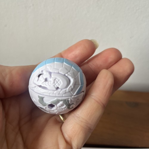 Bakugan transforming round toy - round,