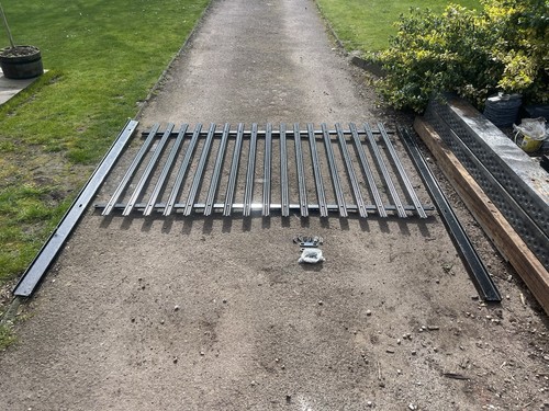 Palisade fencing - palisade,