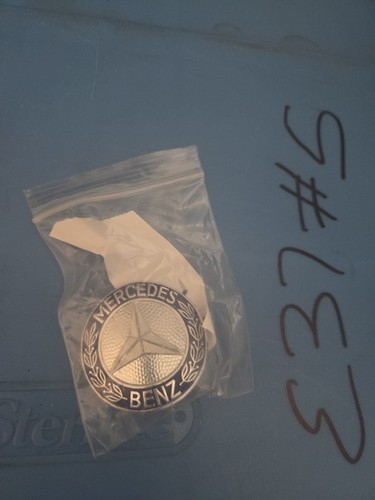 Mercedes w115 badge grille - w115,