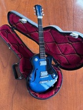 Miniature replica Vox