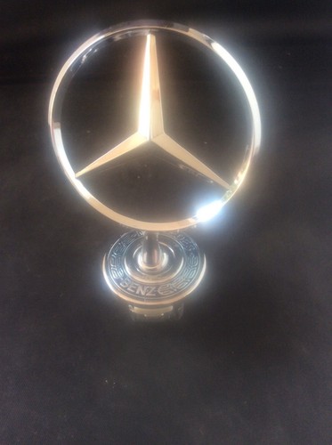 Mercedes benz bonnet - benz,
