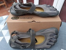 Vibram five finger shoes Size 38