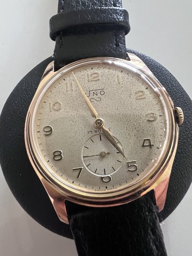 Serviced vintage uno - vintage, rubis