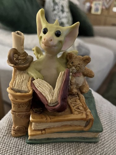 Pocket dragons book nook - pocket,
