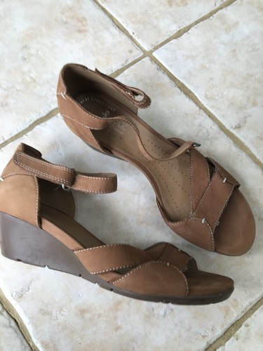 Tan leather suade wedge - suade, padded