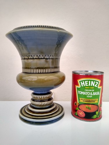 Irish wade urn - -, large