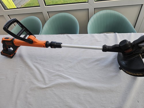 Black decker stc1820pc 28cm - black,