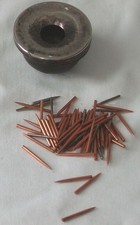 VINTAGE METAL NEEDLES HOLDER