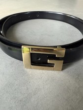 Gucci Women’s Leather Belt. Black. Polished. Size 80/32. Used. Good Condition.