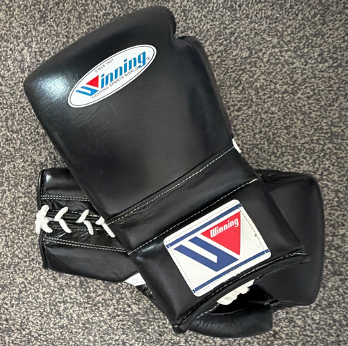 Winning black boxing sparing - winning,