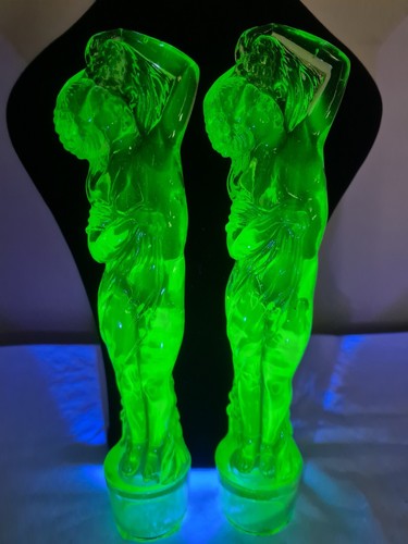 Pair uranium glass - pair,