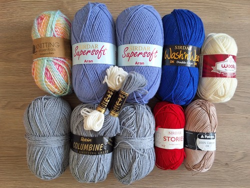 Sirdar robin patons yarn - robin,