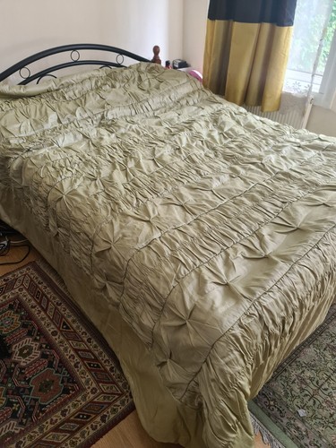 Jeff banks luxury bedspread - banks,