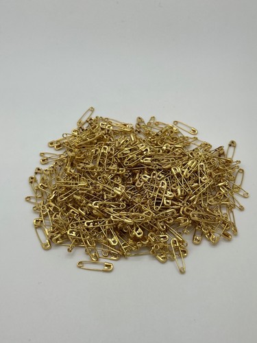 Small safety pins - small,