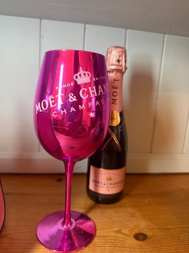 Moët chandon pink metallic - moët, &
